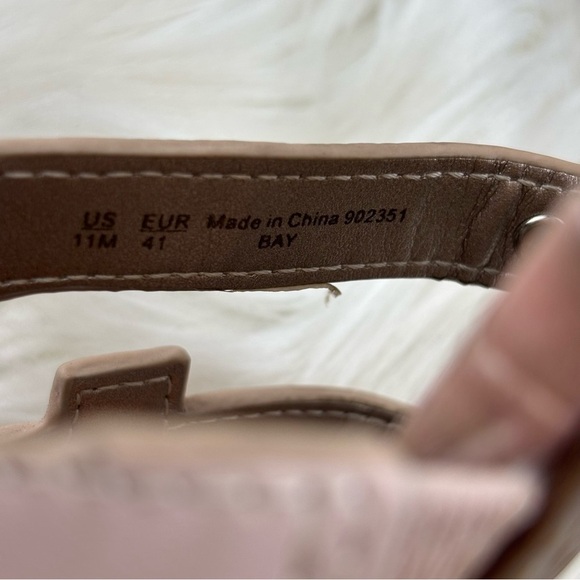 Sam Edelman Pink Sandals with Decorative Cutout Design - Picture 9 of 9